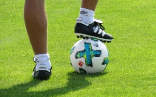 Violences sur un jeune joueur : le club de football civilement responsable du fait des agissements de son entraîneur préposé