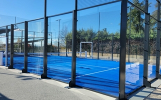Nuisances sonores émanant de terrains de padel publics (exploités par une association) : le juge administratif compétent pour connaître du litige