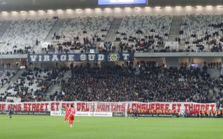 L’interdiction administrative de stade prononcée près de deux ans après les faits est inadaptée à sa finalité préventive