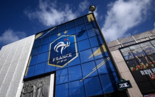 Refus d’accès en surnombre en National 1 : le rappel réglementaire adressé au club par la FFF ne constituait pas une décision faisant grief