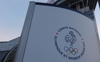 Procédure de conciliation favorable (et absence d’opposition de la partie adverse à la mesure) : le club ne démontre aucune urgence à obtenir la suspension de la décision en litige